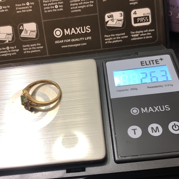 10k gold ring. - Picture 11 of 11
